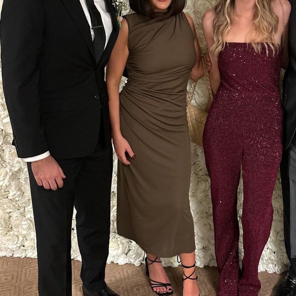 Zara dress medium! Wore once! No damages great condition.